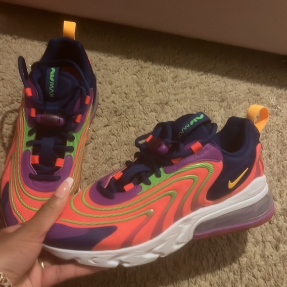 Air Max 270 React Eng , Size 8 - Picture 5 of 6